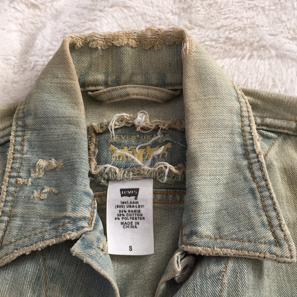 Levi’s Denim Jacket - Picture 2 of 5